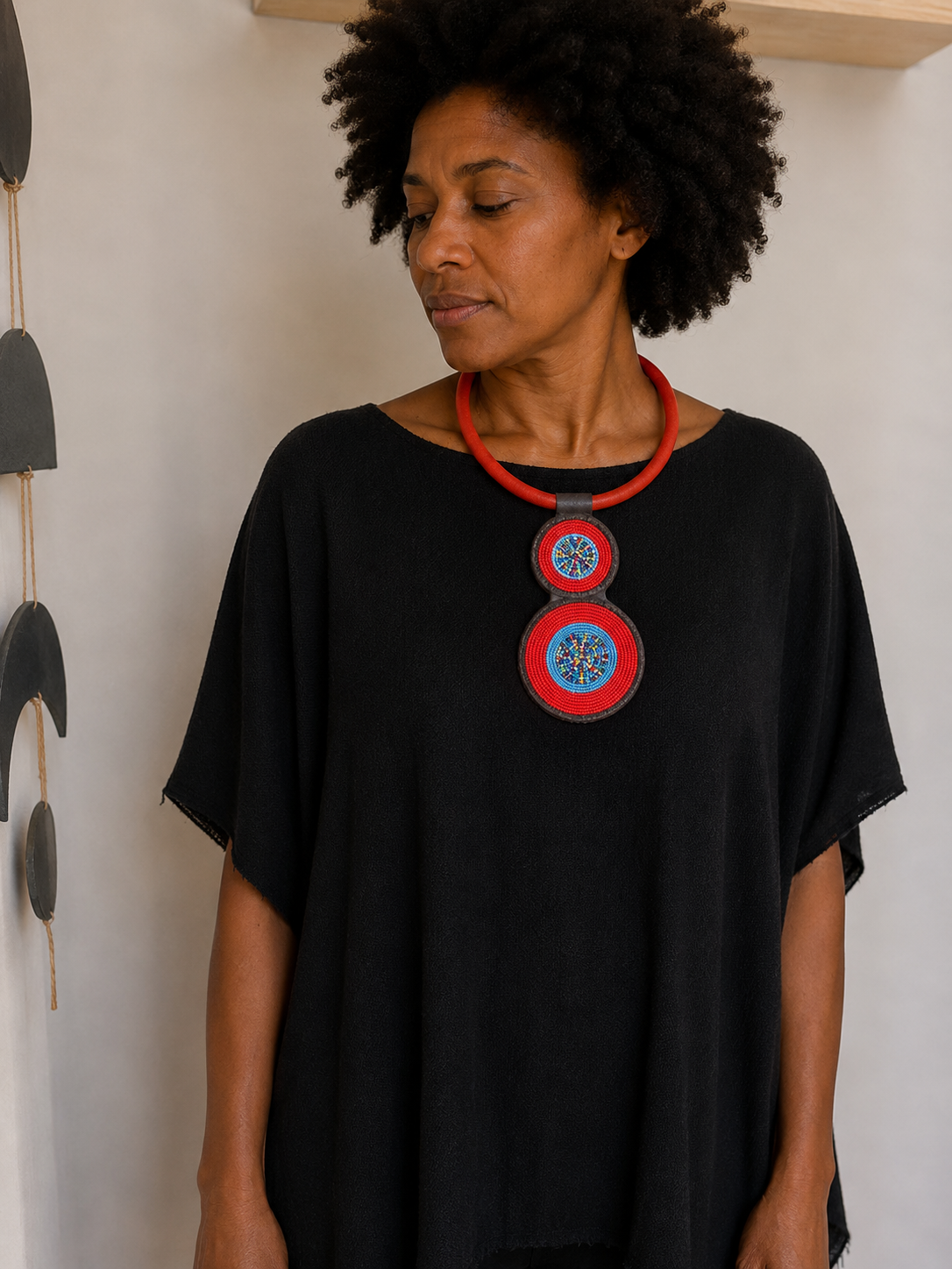 Collar Cuero y cuentas de colores