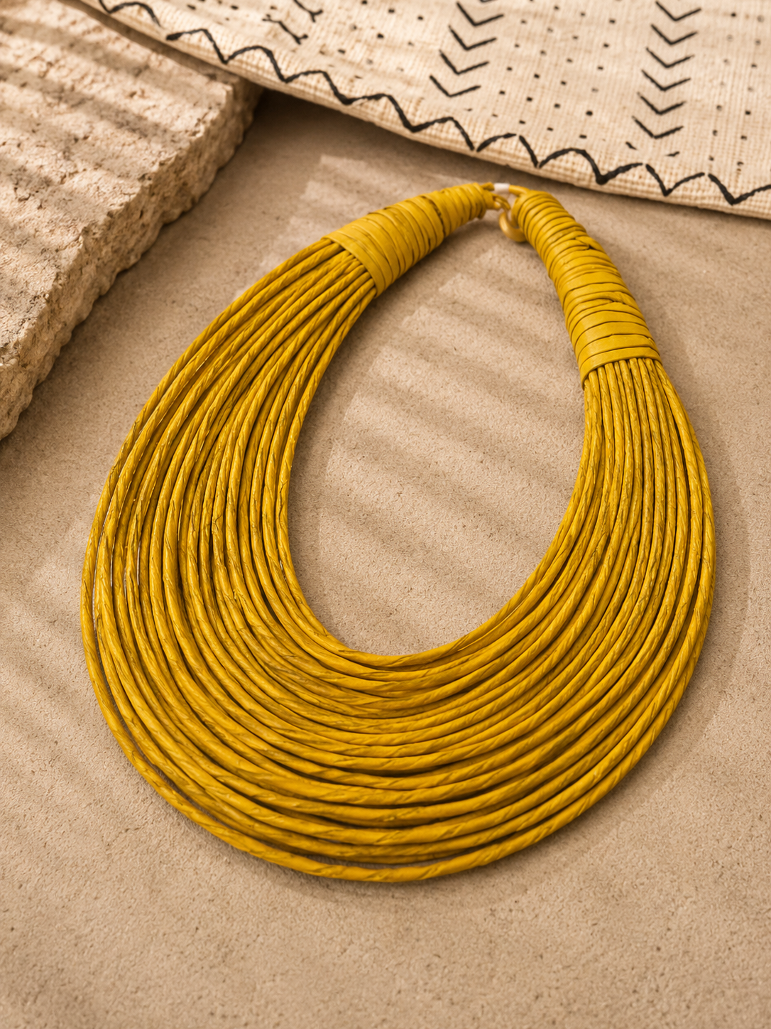 Collar Multitiras de Cuero · Mali