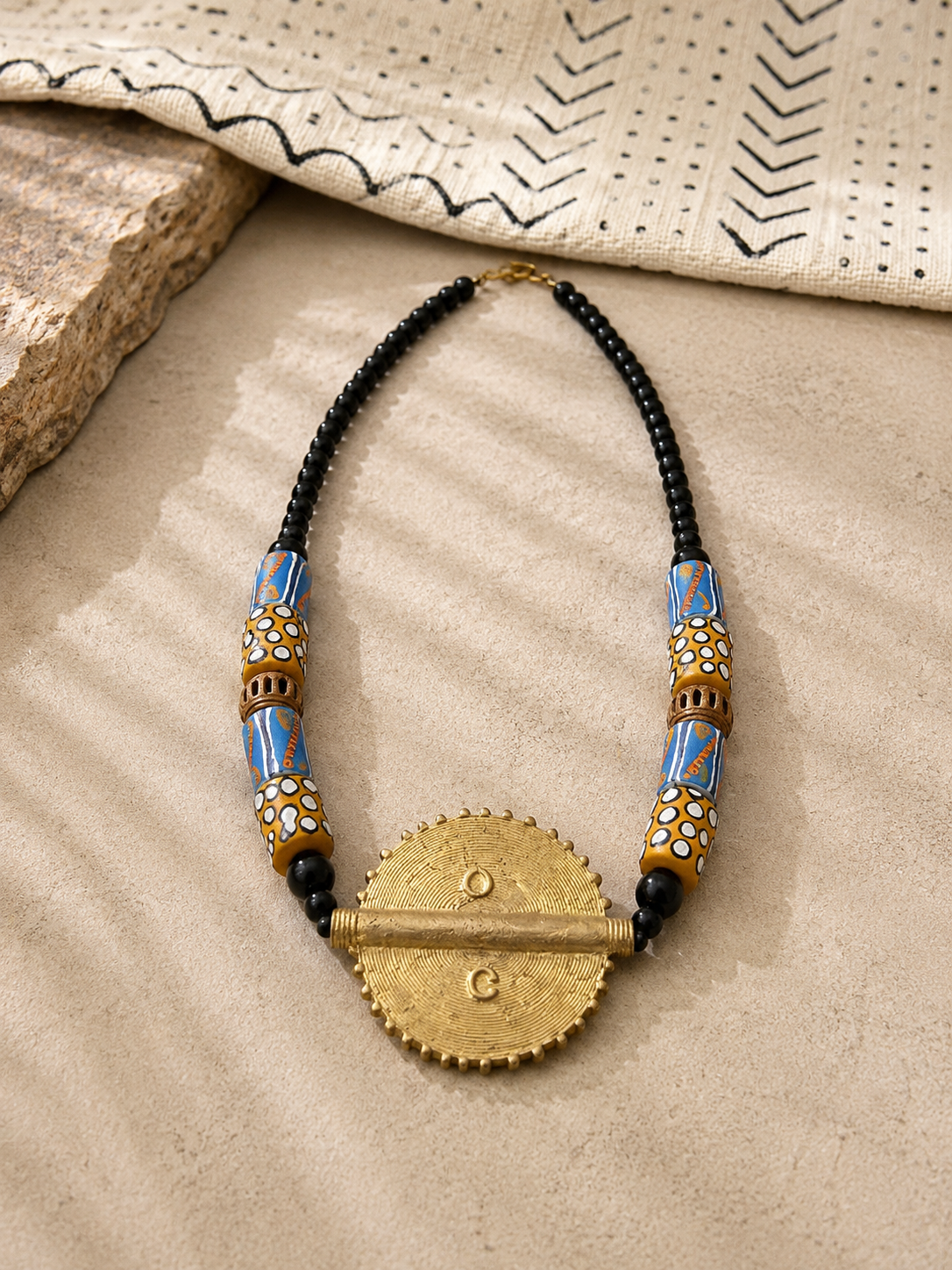 Collar  Krobo y bronce