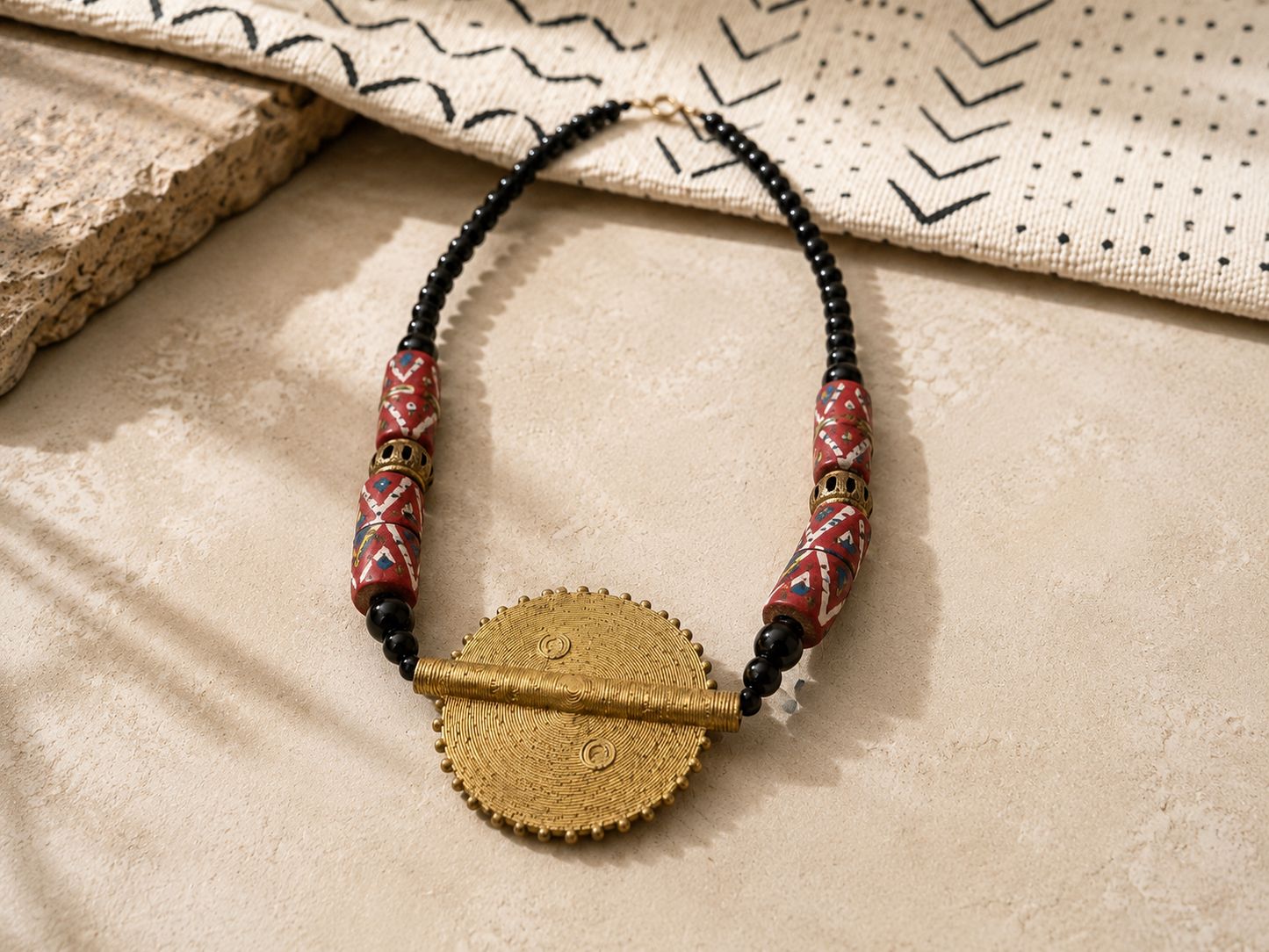 Collar  Krobo y bronce