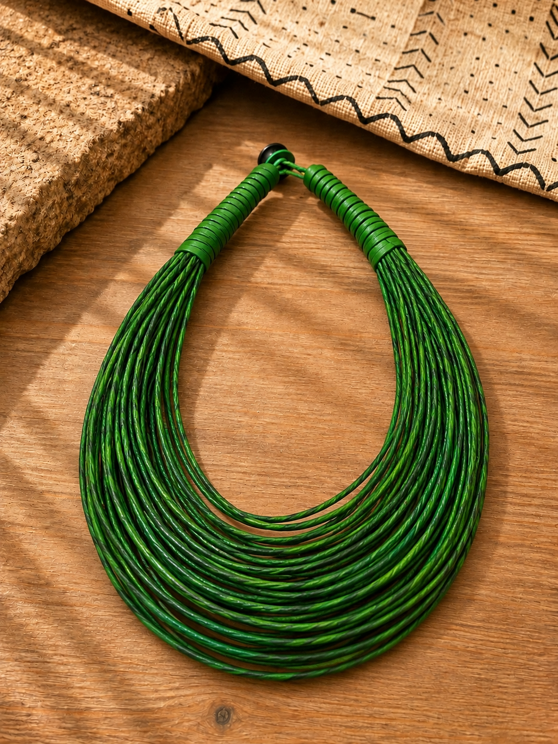 Collar Multitiras de Cuero · Mali