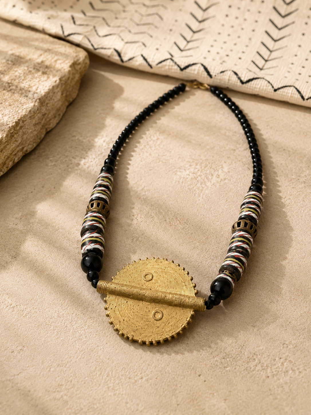 Collar  Krobo y bronce